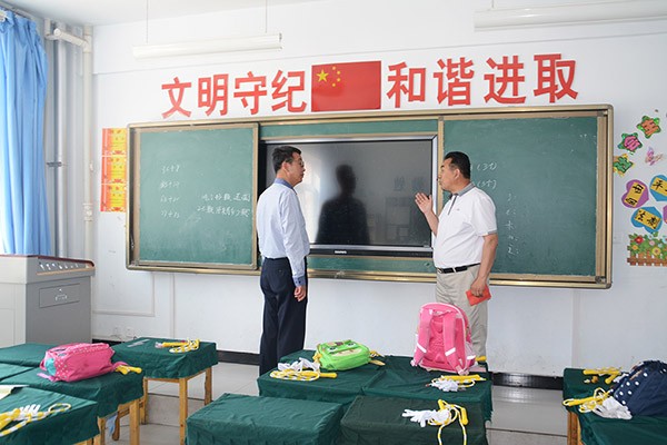 bevictor伟德官网节水集团公司在肃州区东洞学校？咕枳手Ч婊疃 - bevictor伟德官网新闻 - 新闻中心 - nbsp,bevictor伟德官网,东洞,节水,学校,集团公司,肃州区,党委书记,捐赠