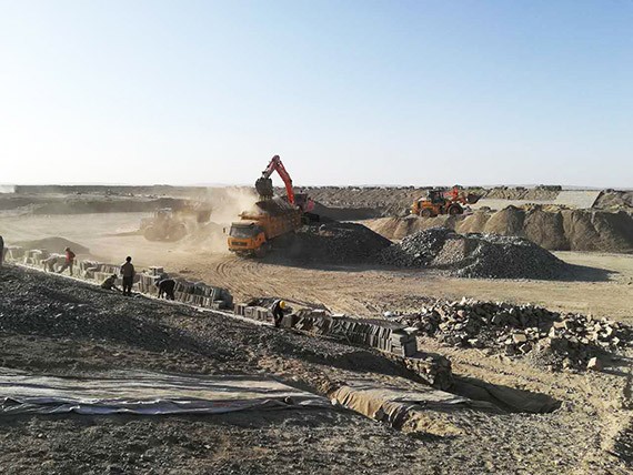 bevictor伟德官网节水承建阿克塞抗旱应急调蓄水库工程PPP项目建设有序推进 - bevictor伟德官网新闻 - 新闻中心 - nbsp,阿克,应急,水库,工程,调蓄,抗旱,库底,铺设