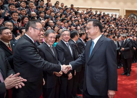 不忘初心 切记使命|bevictor伟德官网节水集团公司党委书记王冲加入中国工商业联合会第十二次天下代表大会 受到国务院总理李克强接见 - bevictor伟德官网新闻 - 新闻中心 - nbsp,bevictor伟德官网,节水,王冲,中国,国务院,李克,总理,工商联