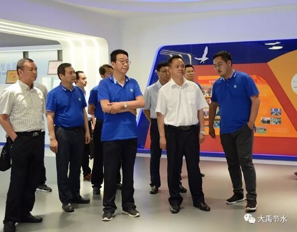 大理白族自治州副州长李琰一行调研bevictor伟德官网节水集团 配合打造大理智慧农业生长之路 - bevictor伟德官网新闻 - 新闻中心 - nbsp,大理,节水,集团,bevictor伟德官网,李琰,智慧,农业生长,一行