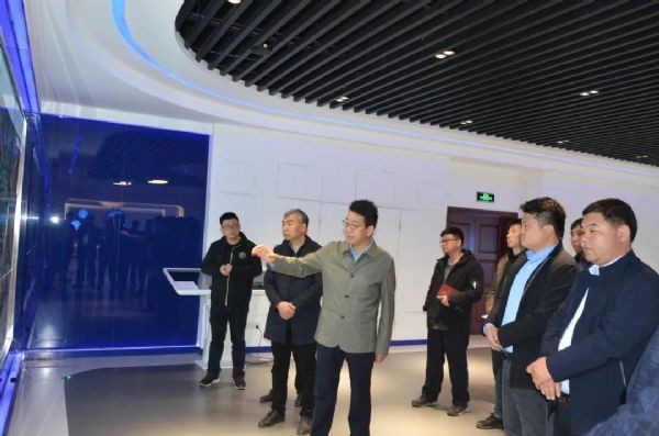 bevictor伟德官网动态| 天津市农业农村委副主任王志林与恒蔬无疆农业生长集团董事长桑毅振一同莅临bevictor伟德官网节水 共话天津设施农业生长与未来 - bevictor伟德官网新闻 - 新闻中心 - 集团,bevictor伟德官网,nbsp,节水,农业,农业生长,恒蔬,无疆,董事长