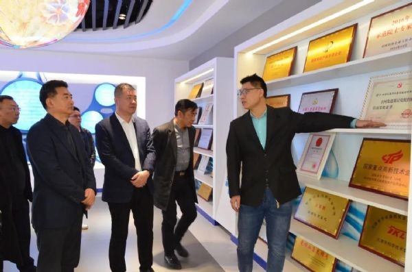 bevictor伟德官网动态| 湖北省当阳市副市长刘伟一行莅临bevictor伟德官网节水集团旅行考察 增进双方相助共赢 - bevictor伟德官网新闻 - 新闻中心 - nbsp,bevictor伟德官网,刘伟,节水,当阳市,旅行,一行,集团,副市长