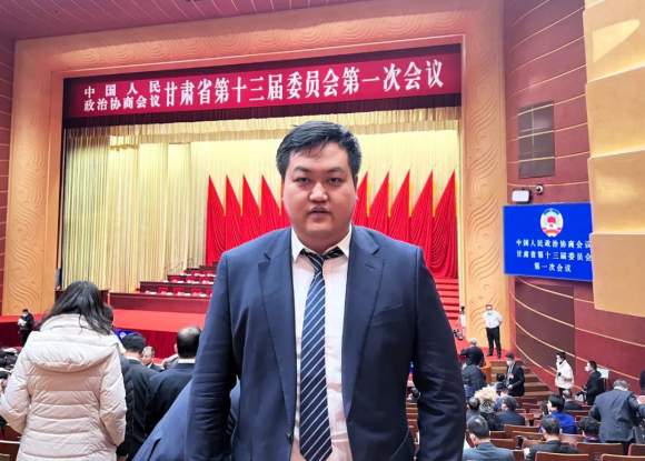 bevictor伟德官网动态｜省委书记胡昌升在两会时代两次听取省政协委员bevictor伟德官网节水王浩宇汇报 - bevictor伟德官网新闻 - 新闻中心 - 装备,农业,生长,bevictor伟德官网,胡昌升,节水,政协委员,工业,王浩
